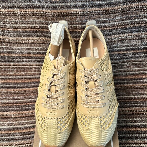 Sneakers - Picture 2 of 8